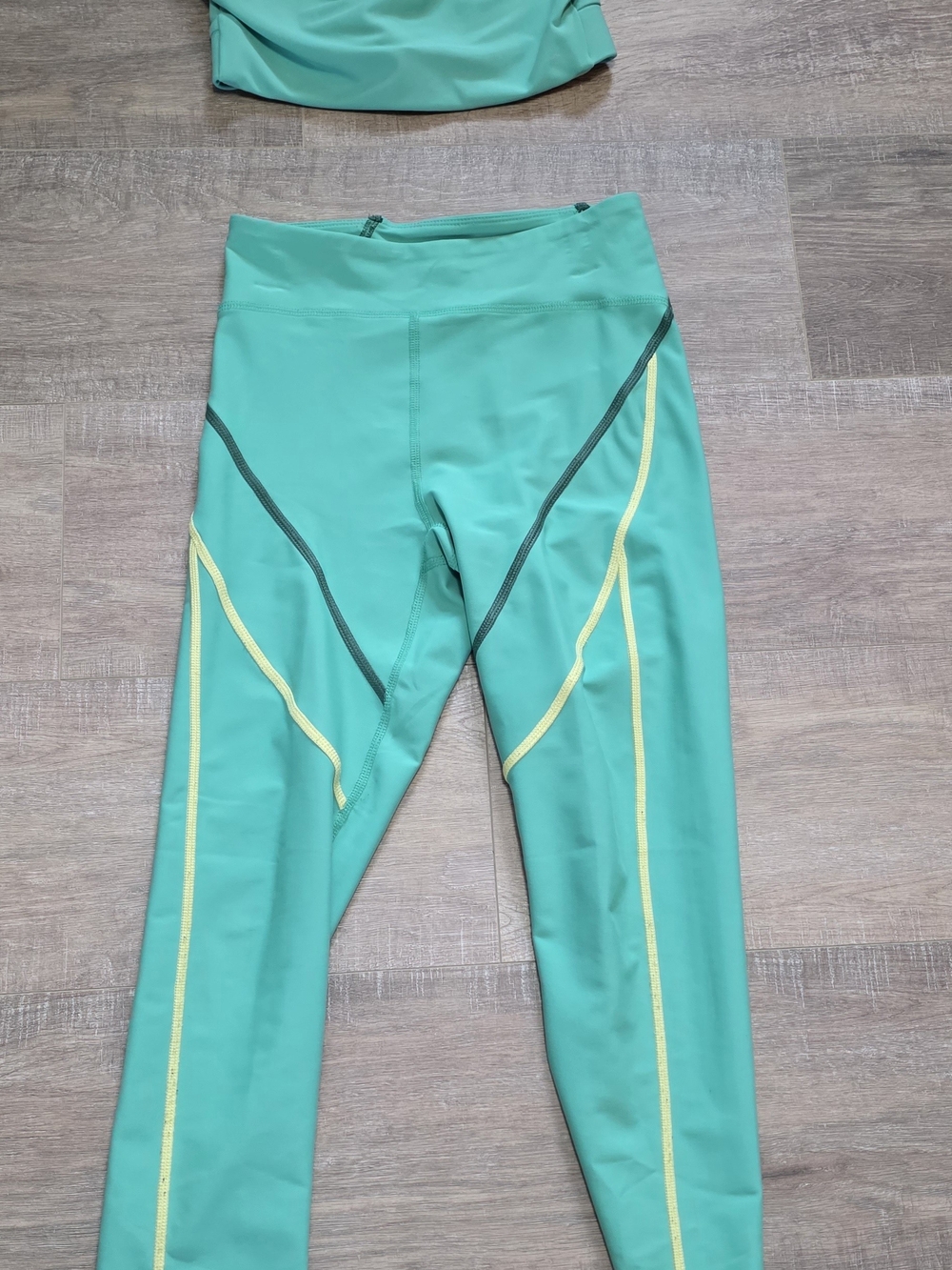Old Navy Teal Set Leggings/Sports Bra with Yellow and Dark Trim